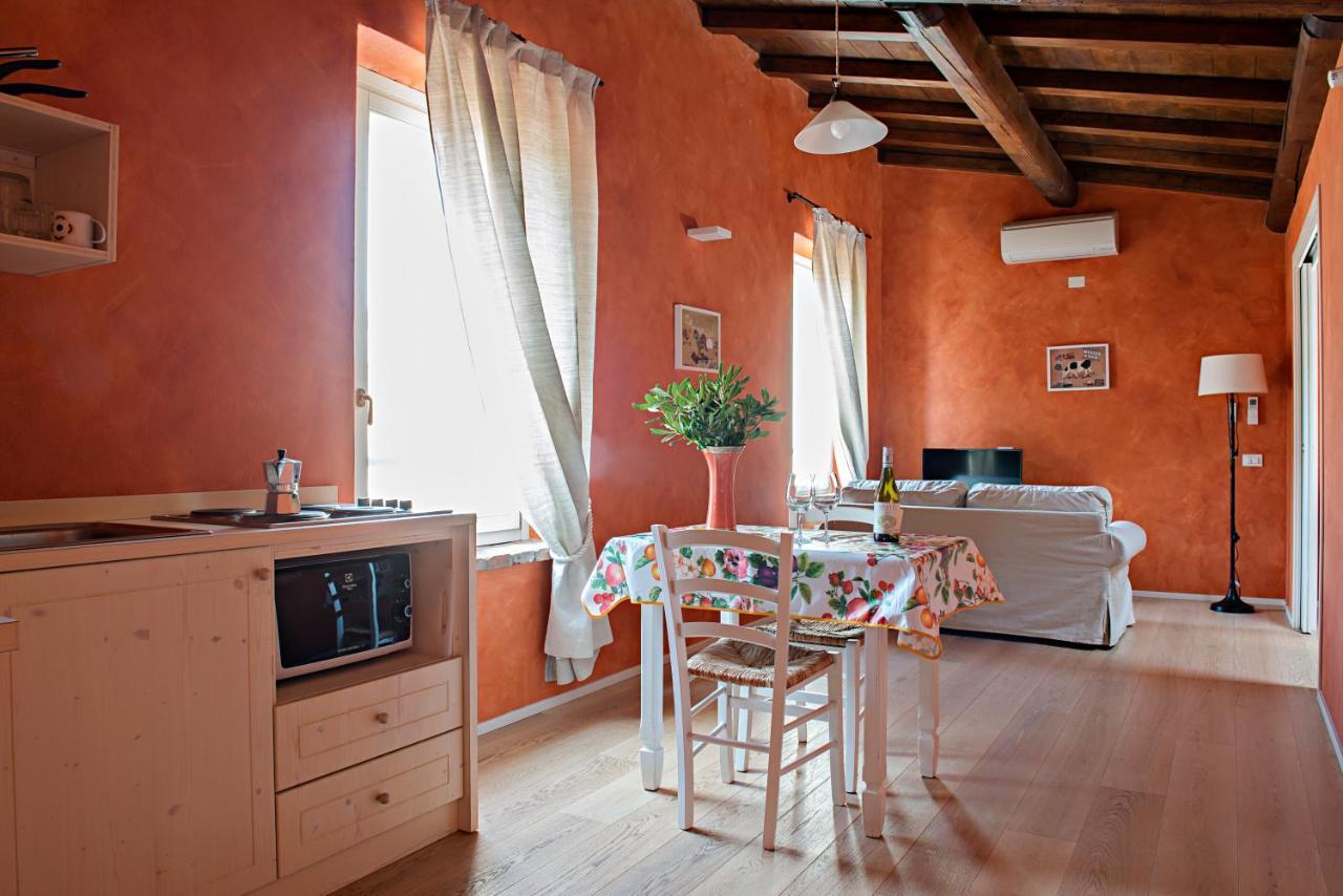 Agriturismo Lecolombare Ногароле Рока Екстериор снимка