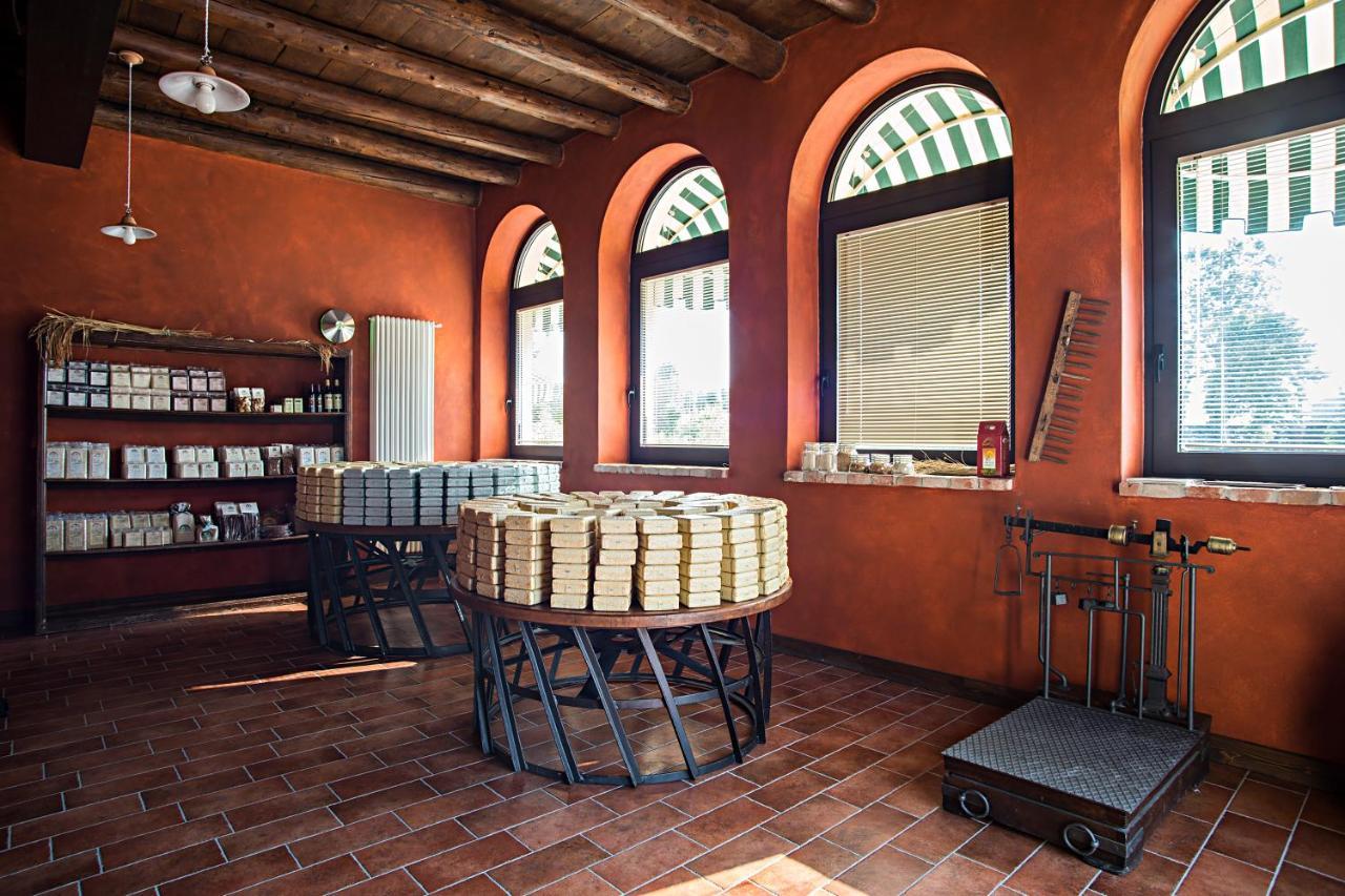 Agriturismo Lecolombare Ногароле Рока Екстериор снимка